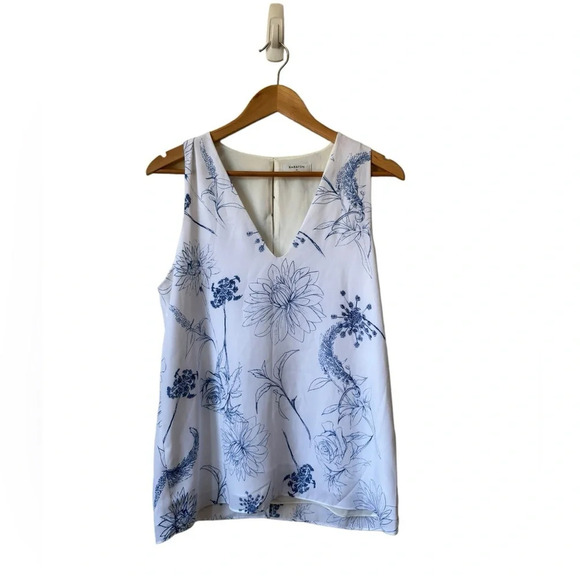 Aritzia Babaton Maddox Blouse Flowly V Neck Sleeveless Size M Hand drawn Print - Picture 1 of 9